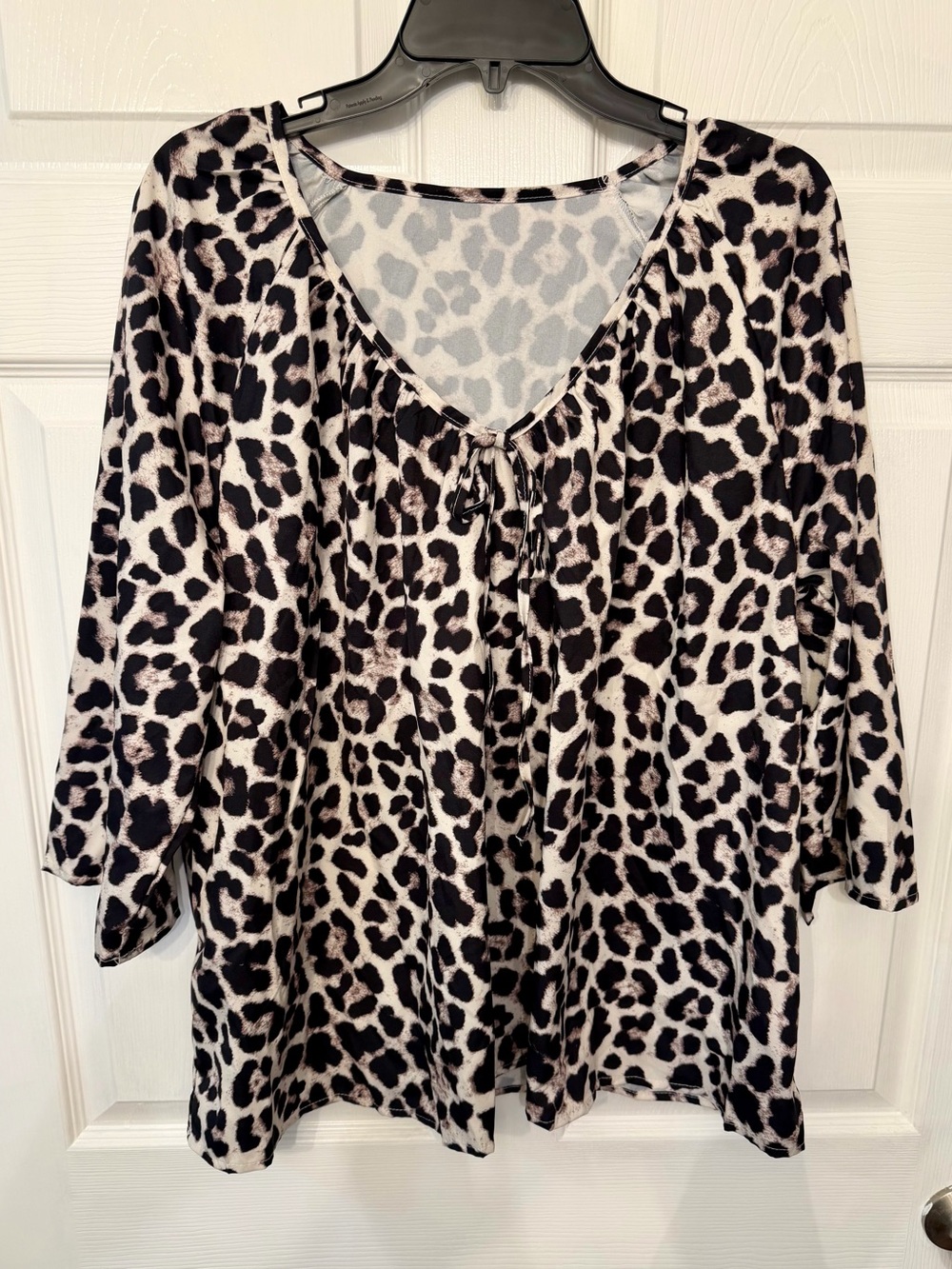 New Women's Black and White Leopard Print V-Neck Top